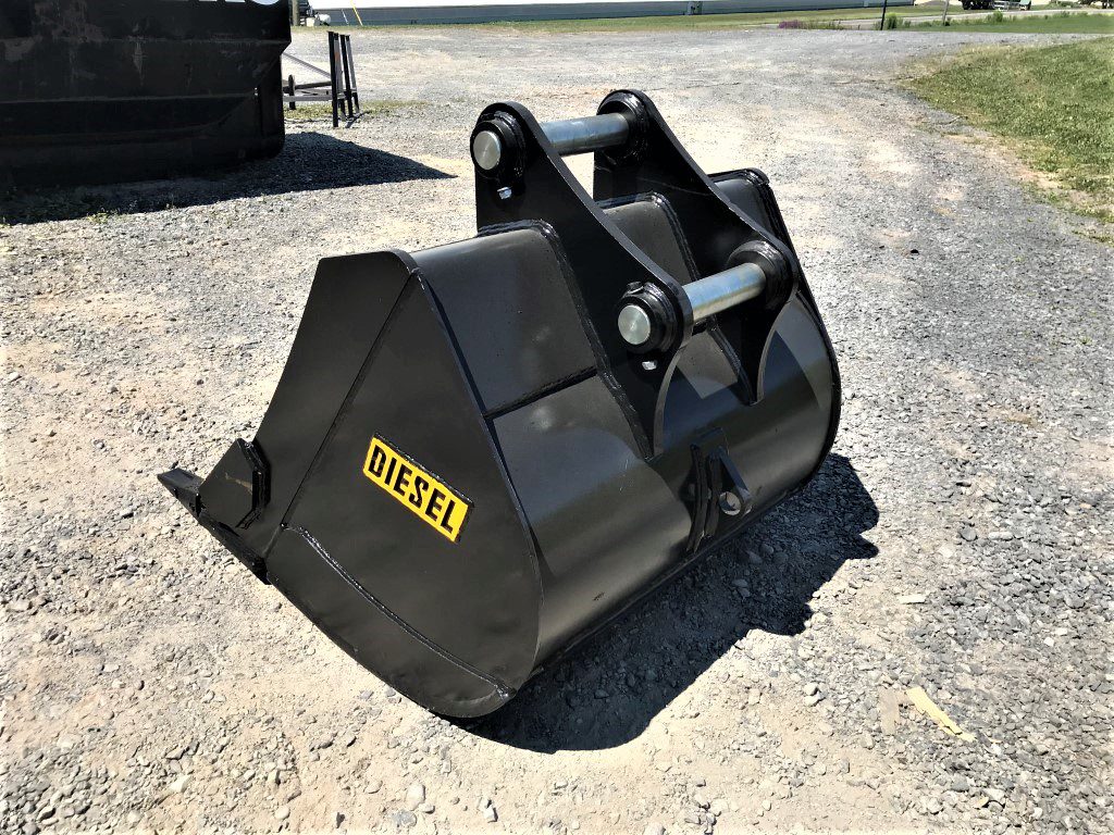 42" HD Tooth Bucket for 140CL Excavator with 65mm pins - Image 3