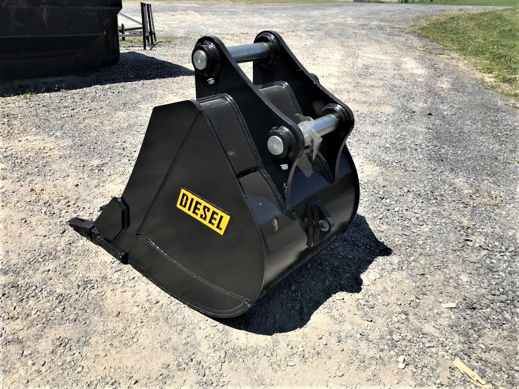 30" HD Tooth Bucket for 140CL Excavator with 65mm pins - Image 3
