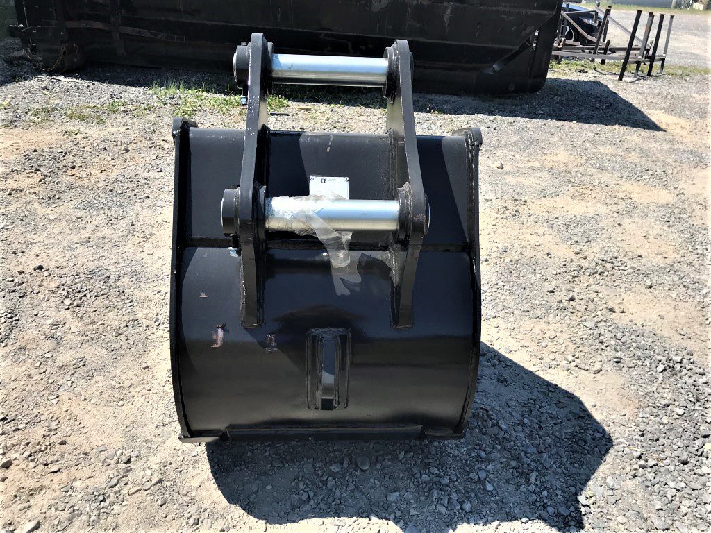 30" HD Tooth Bucket for 140CL Excavator with 65mm pins - Image 4