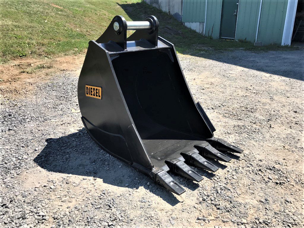 30" HD Tooth Bucket for 140CL Excavator with 65mm pins - Image 7