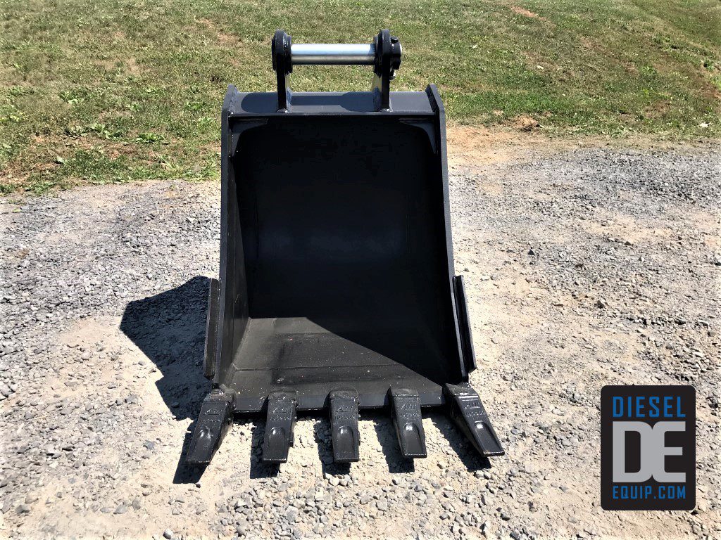30" HD Tooth Bucket for 140CL Excavator with 65mm pins - Image 8