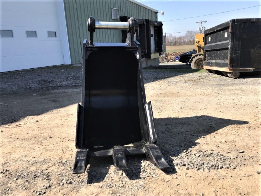 24'' HD Tooth Bucket for 170CL Excavator with 70mm pins - Image 8