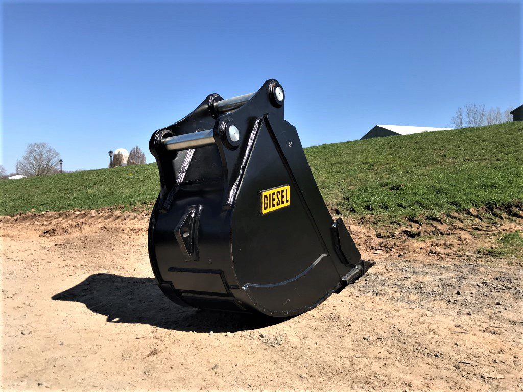24'' HD Tooth Bucket for 170CL Excavator with 70mm pins - Image 5