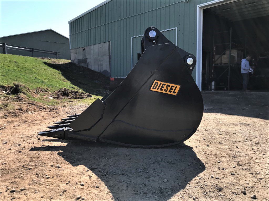 42'' HD Tooth Bucket for 170CL Excavator with 70mm pins - Image 3