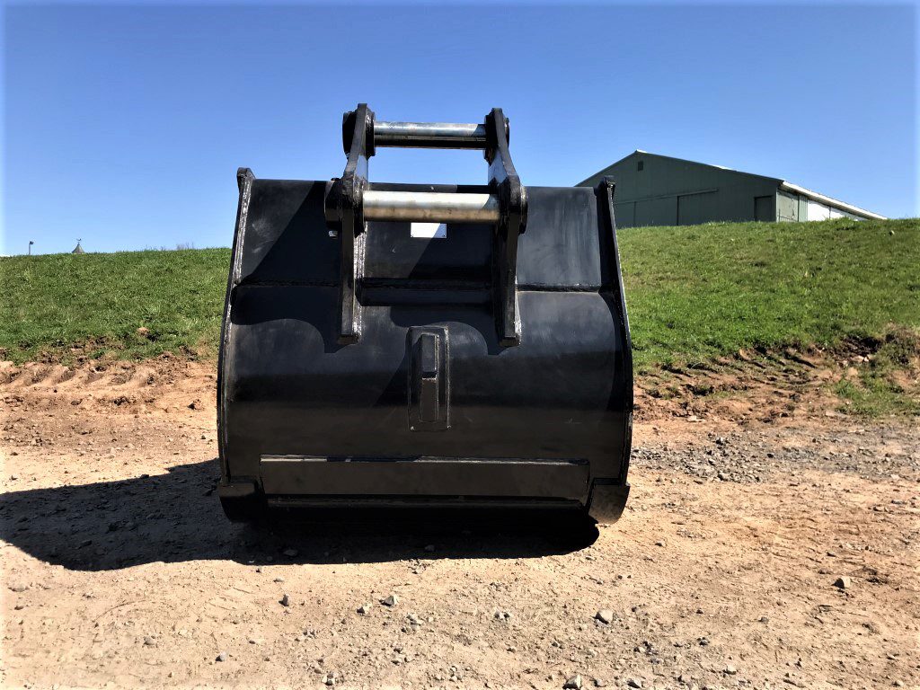 42'' HD Tooth Bucket for 170CL Excavator with 70mm pins - Image 5