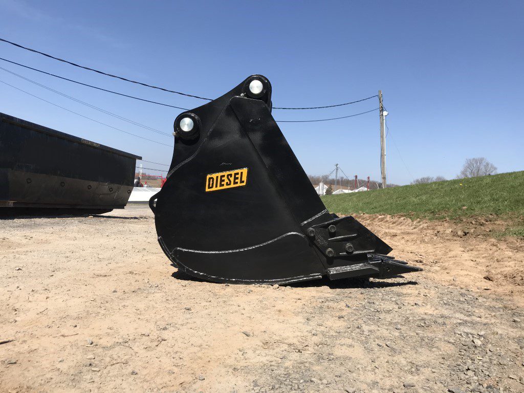 24'' HD Tooth Bucket for 220CL Excavator with 80mm pins - Image 6