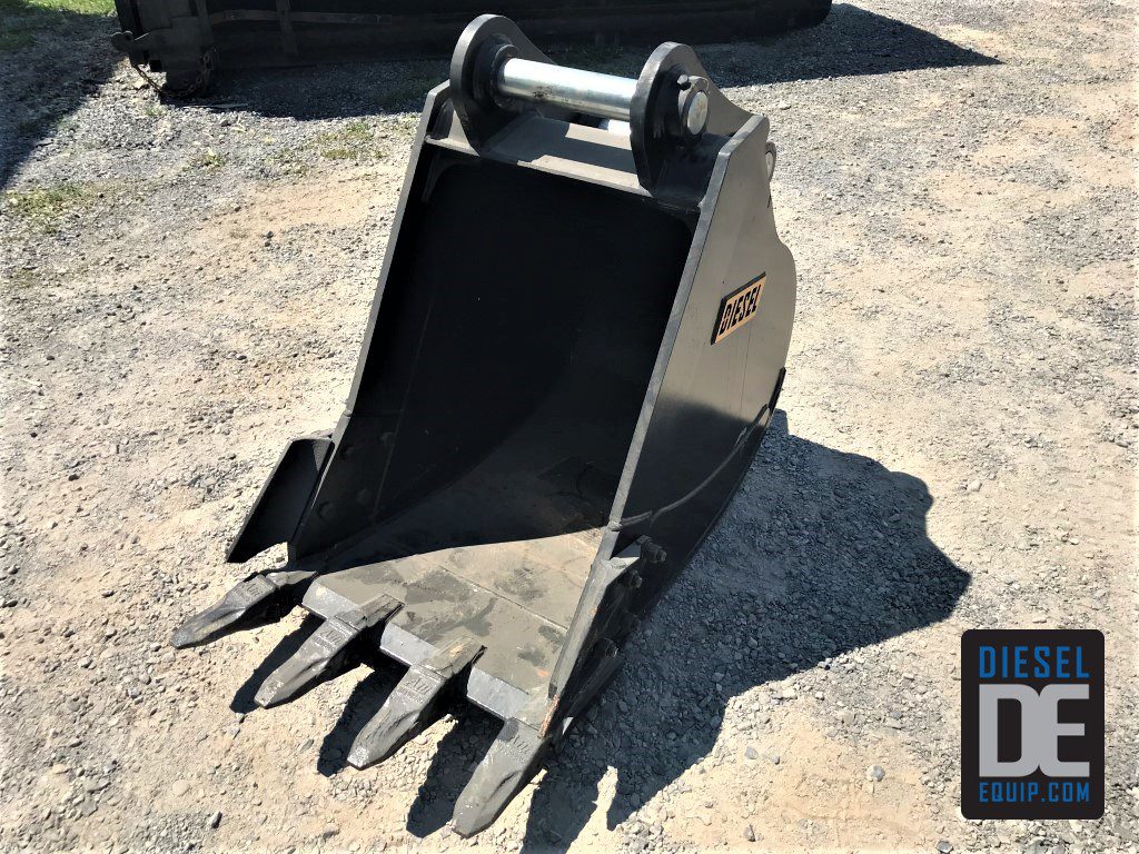 30" HD Tooth Bucket for 220CL Excavator with 80mm pins