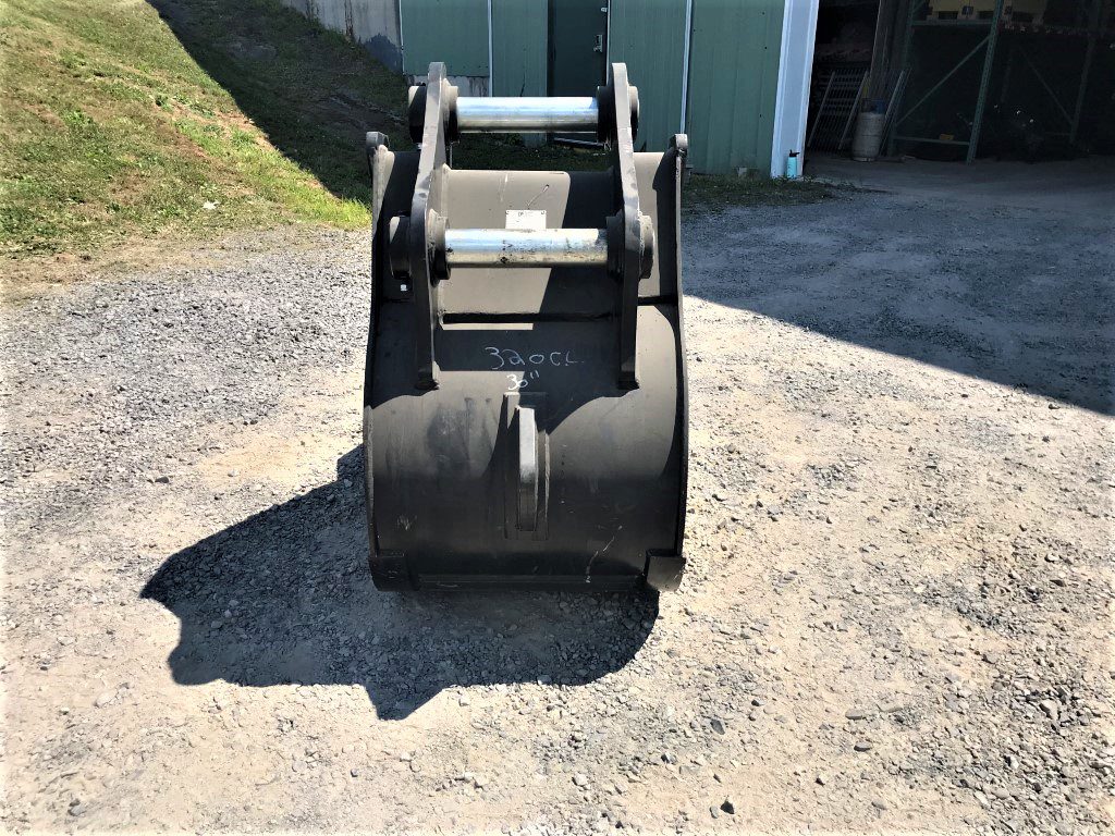 30" HD Tooth Bucket for 220CL Excavator with 80mm pins - Image 4