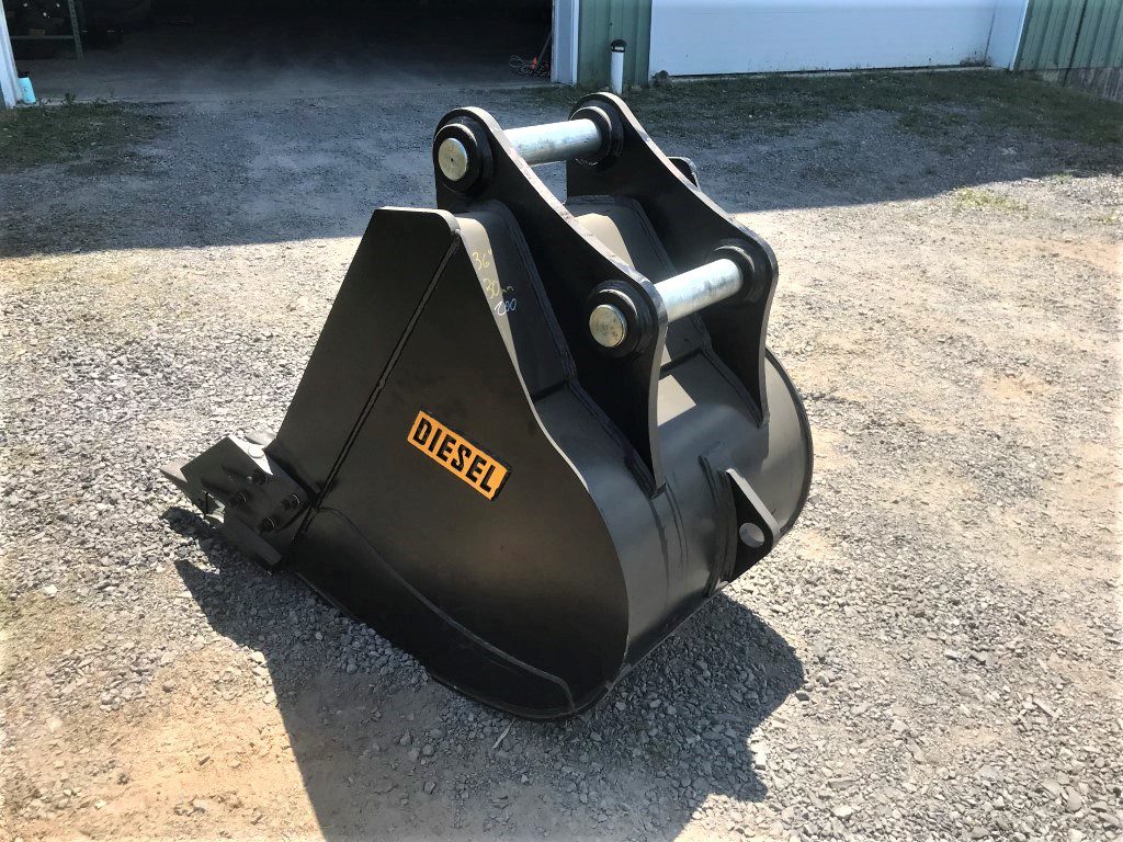 36'' HD Tooth Bucket for 220CL Excavator with 80mm pins - Image 3
