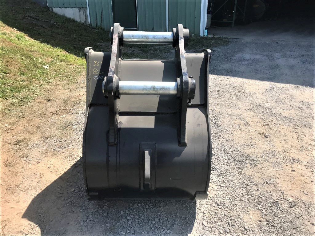 36'' HD Tooth Bucket for 220CL Excavator with 80mm pins - Image 4