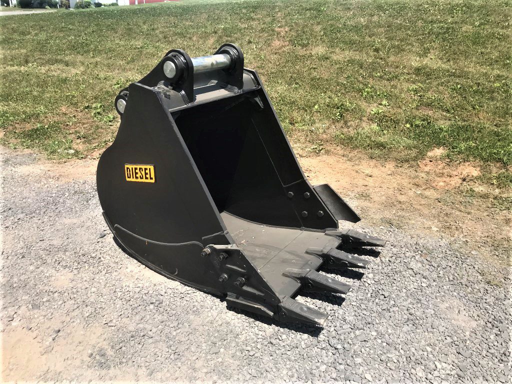 36'' HD Tooth Bucket for 220CL Excavator with 80mm pins - Image 7