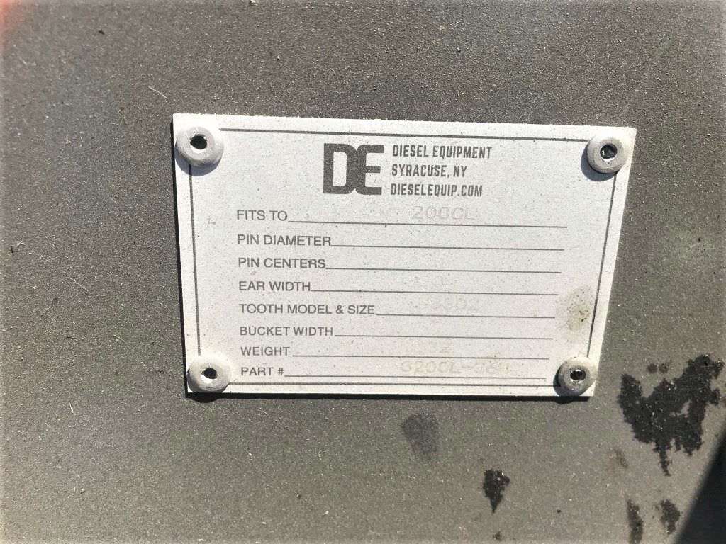 36'' HD Tooth Bucket for 220CL Excavator with 80mm pins - Image 11