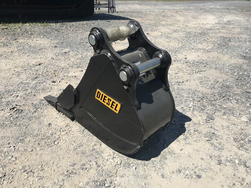 12" HD Tooth Bucket For 35CL Excavator with 40mm pins - Image 3
