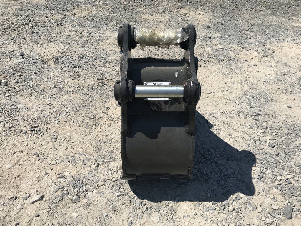 12" HD Tooth Bucket For 35CL Excavator with 40mm pins - Image 4