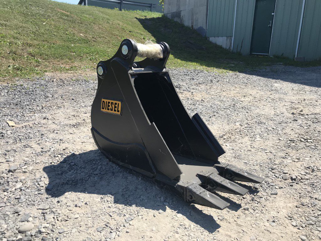 12" HD Tooth Bucket For 35CL Excavator with 40mm pins - Image 7