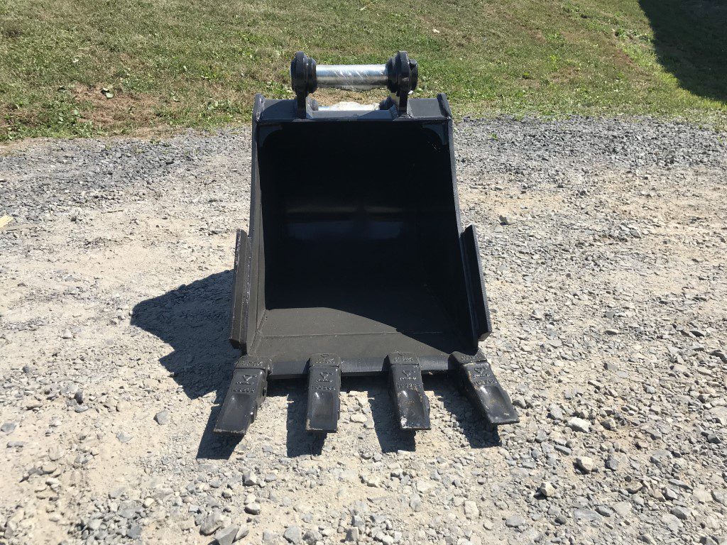 18" HD Tooth Bucket for 35CL Excavator with 40mm pins - Image 8