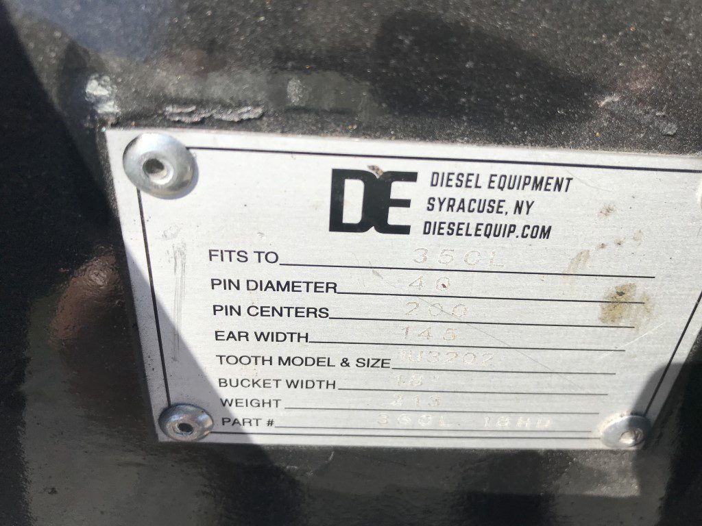 18" HD Tooth Bucket for 35CL Excavator with 40mm pins - Image 9