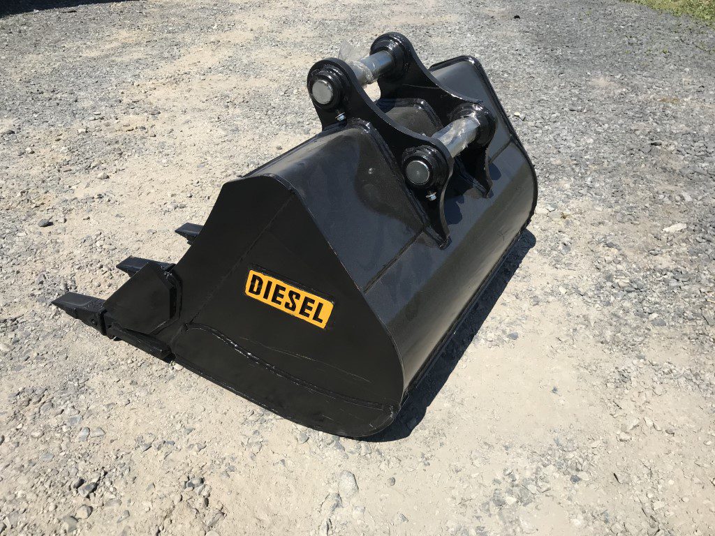 30" HD Tooth Bucket for 35CL Excavator with 40mm pins - Image 3