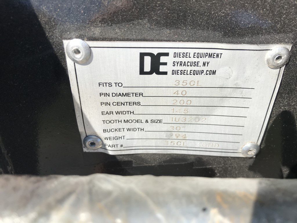 30" HD Tooth Bucket for 35CL Excavator with 40mm pins - Image 9