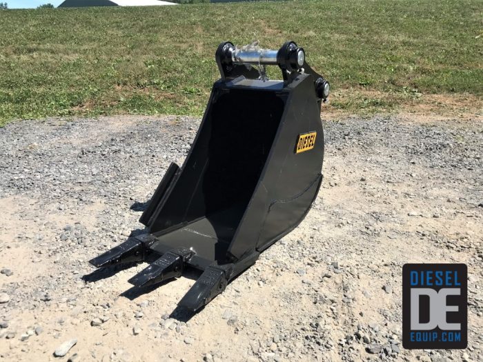 12" HD Tooth Bucket for 50CL Excavator with 45mm pins