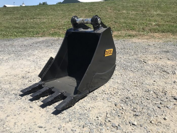 18" HD Tooth Bucket for 50CL Excavator with 45mm pins
