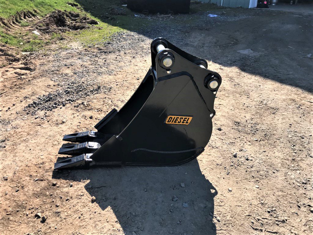 14'' HD Tooth Bucket for 80CL Excavator with 50mm pins - Image 3