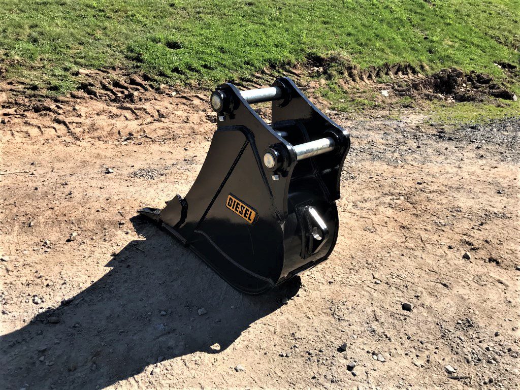 14'' HD Tooth Bucket for 80CL Excavator with 50mm pins - Image 5