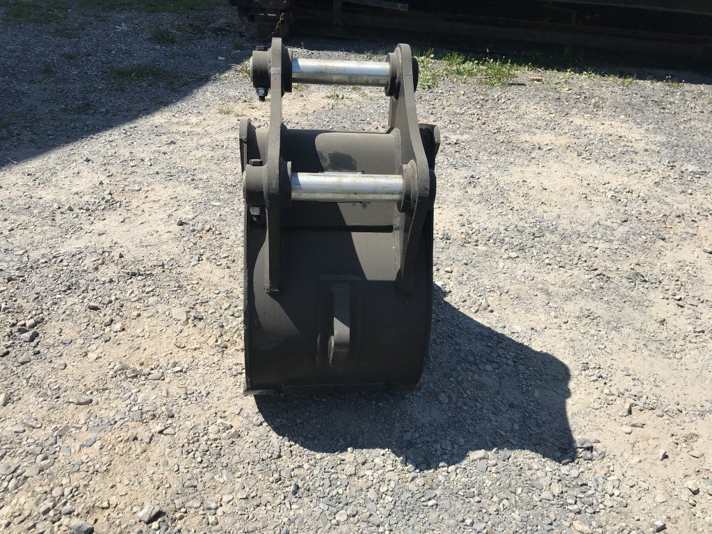 18'' HD Tooth Bucket for 80CL Excavator with 50mm pins - Image 4
