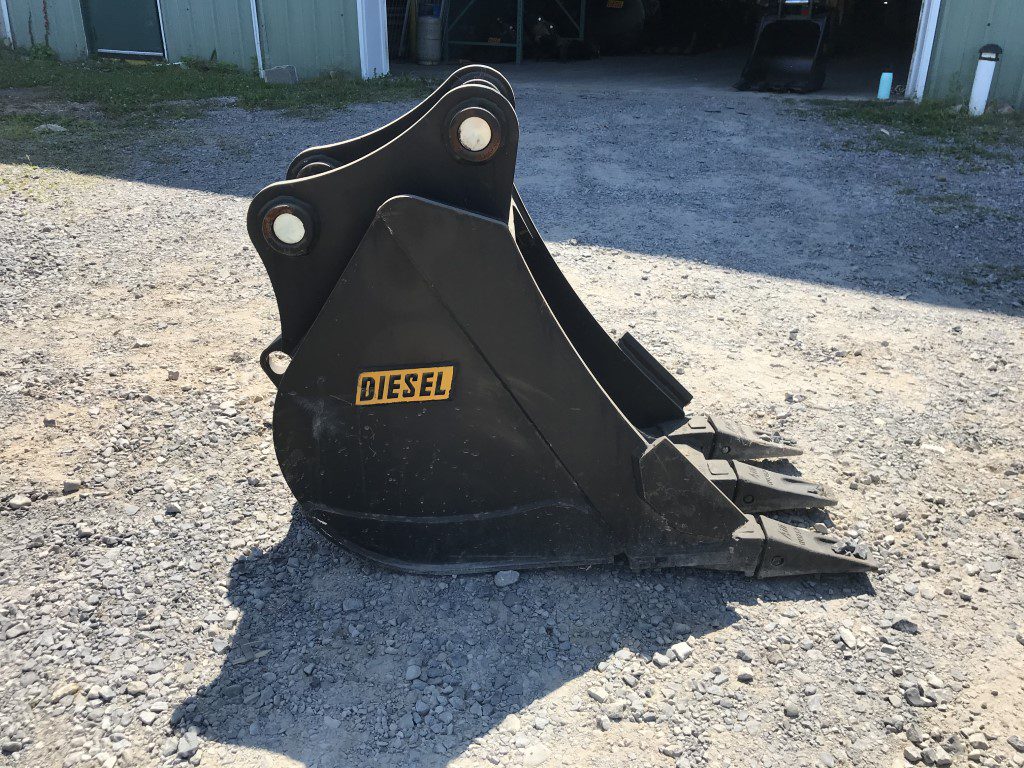 18'' HD Tooth Bucket for 80CL Excavator with 50mm pins - Image 7