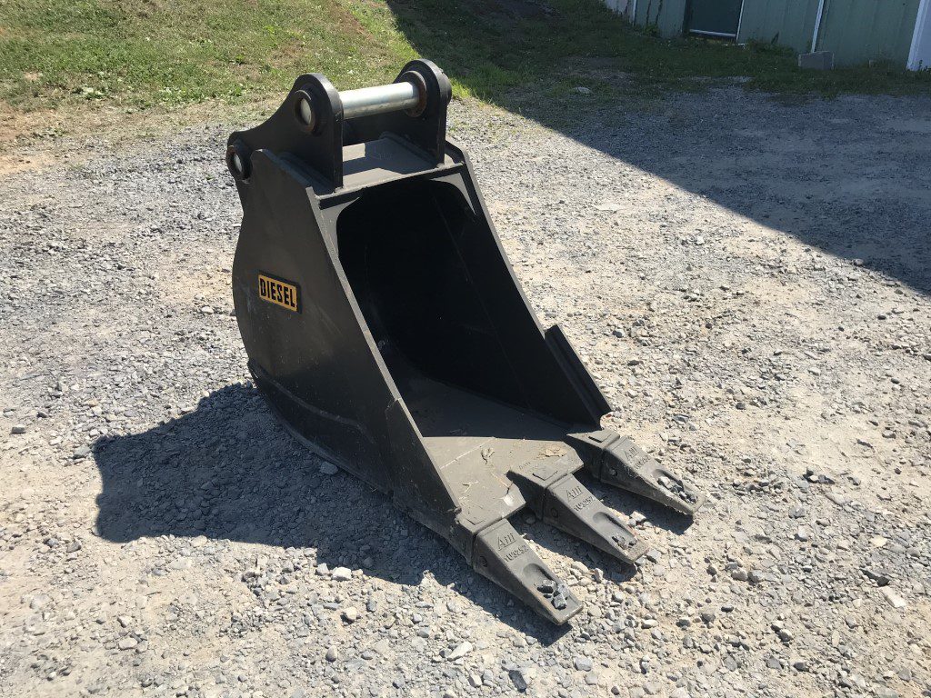 18'' HD Tooth Bucket for 80CL Excavator with 50mm pins - Image 8