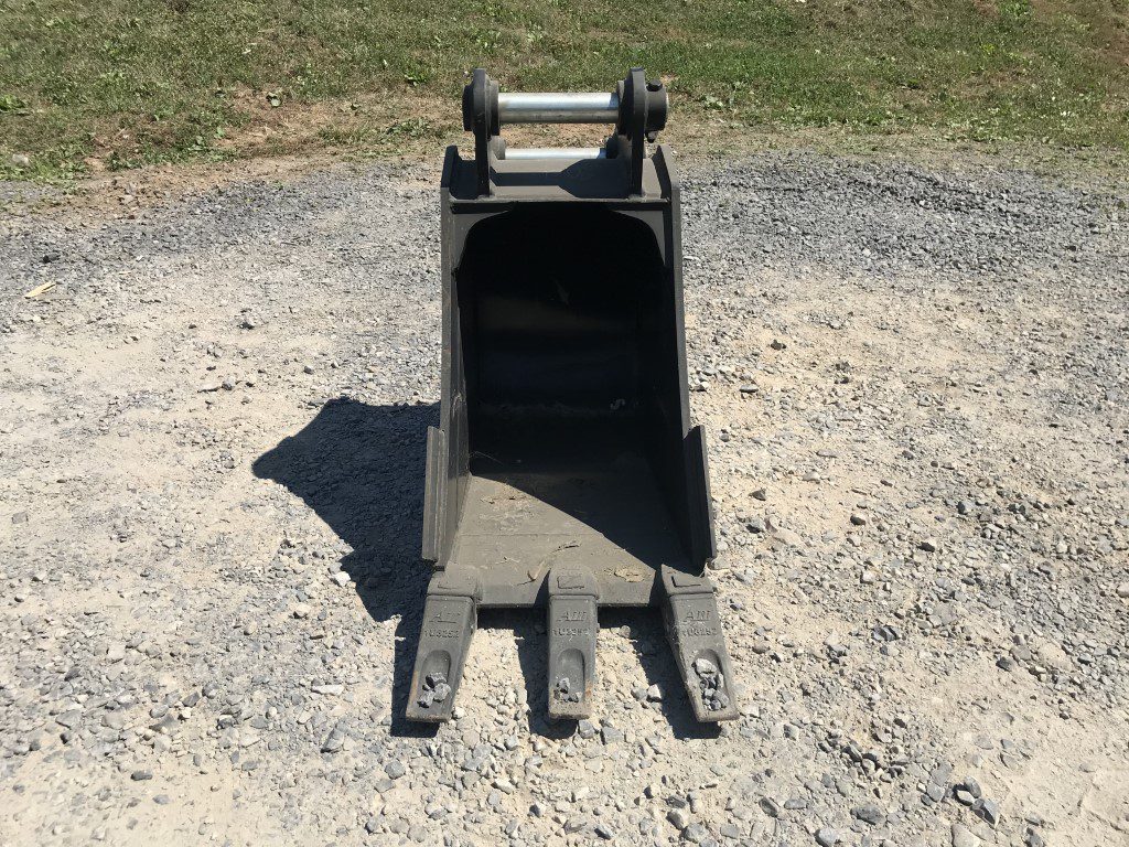 18'' HD Tooth Bucket for 80CL Excavator with 50mm pins - Image 9