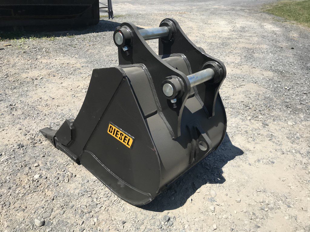 24'' HD Tooth Bucket for 80CL Excavator with 50mm pins - Image 3