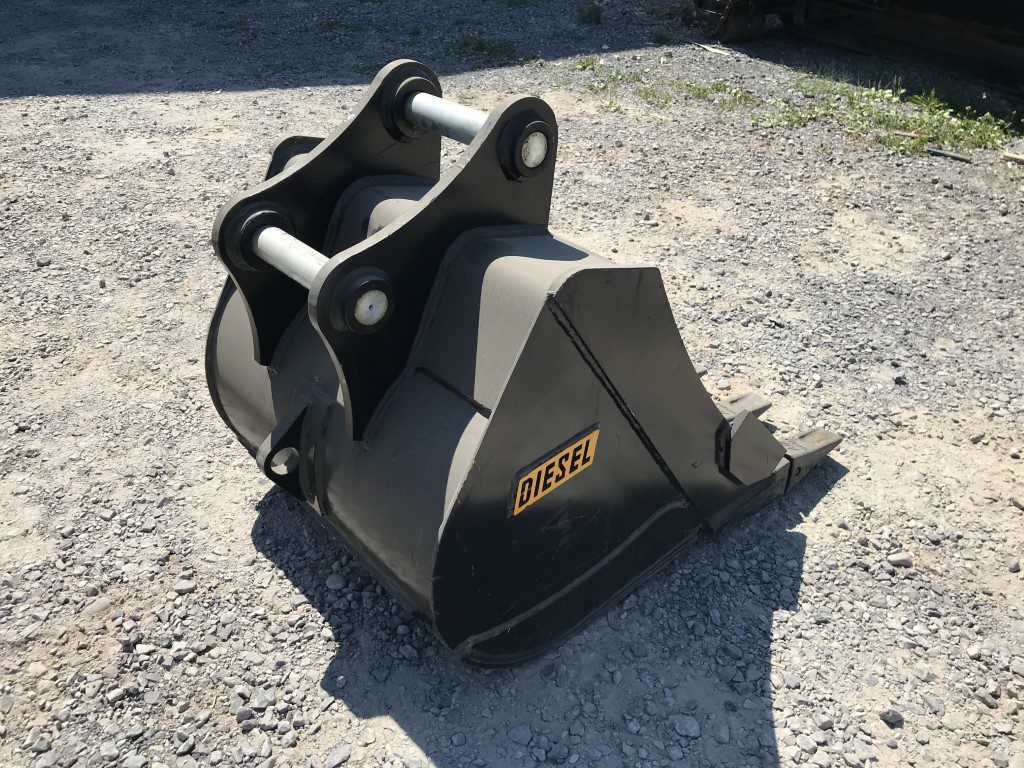30'' HD Tooth Bucket for 80CL Excavator with 50mm pins - Image 6