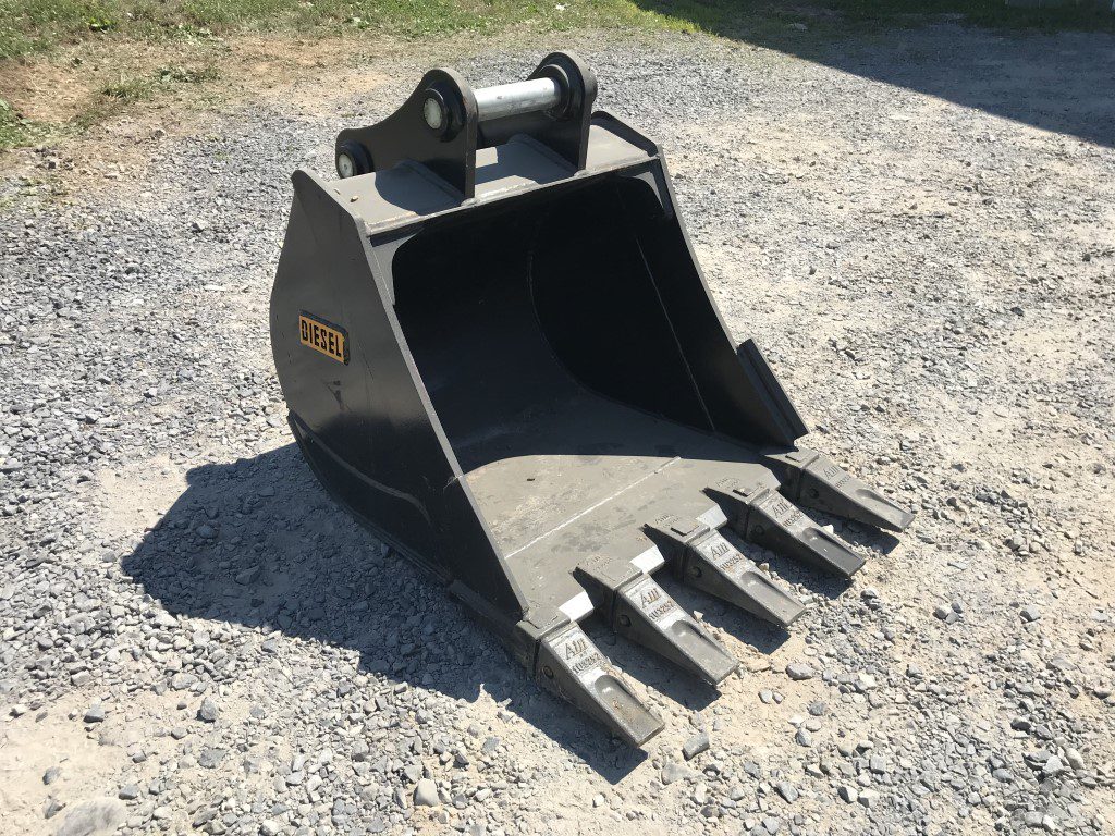 30'' HD Tooth Bucket for 80CL Excavator with 50mm pins - Image 8