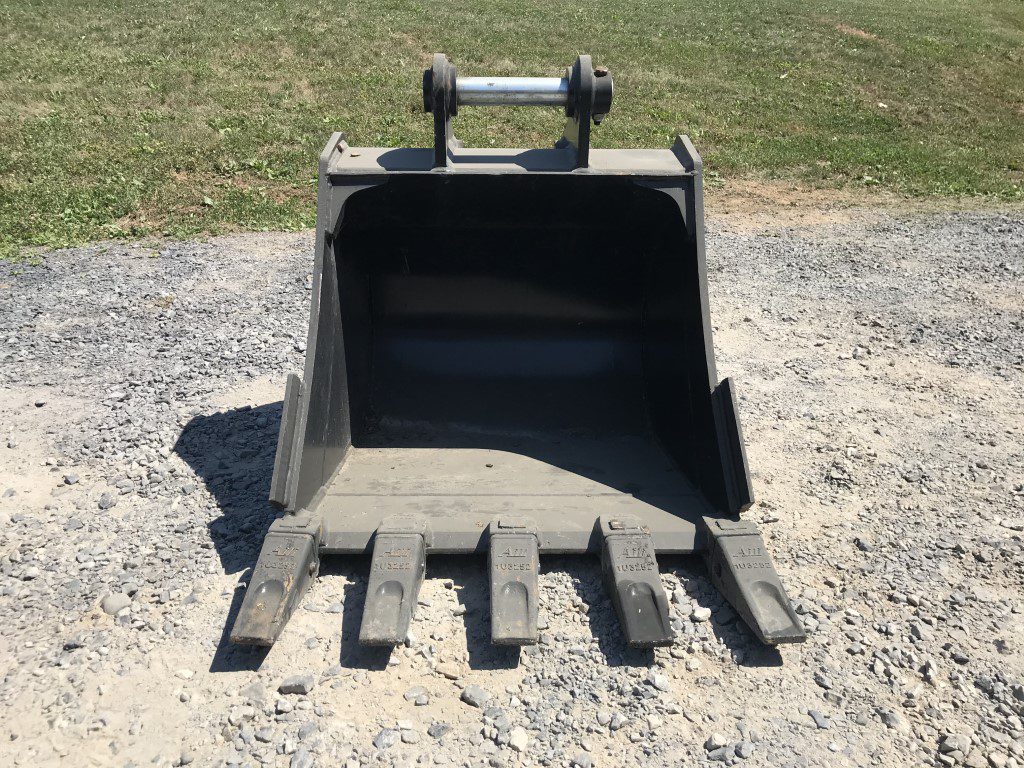 30'' HD Tooth Bucket for 80CL Excavator with 50mm pins - Image 9