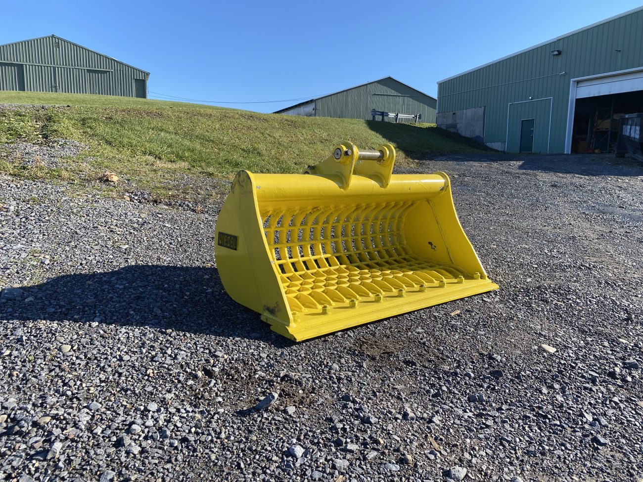 42" VIO35 Excavator Screening Bucket BOCE with 38mm pins - Image 5