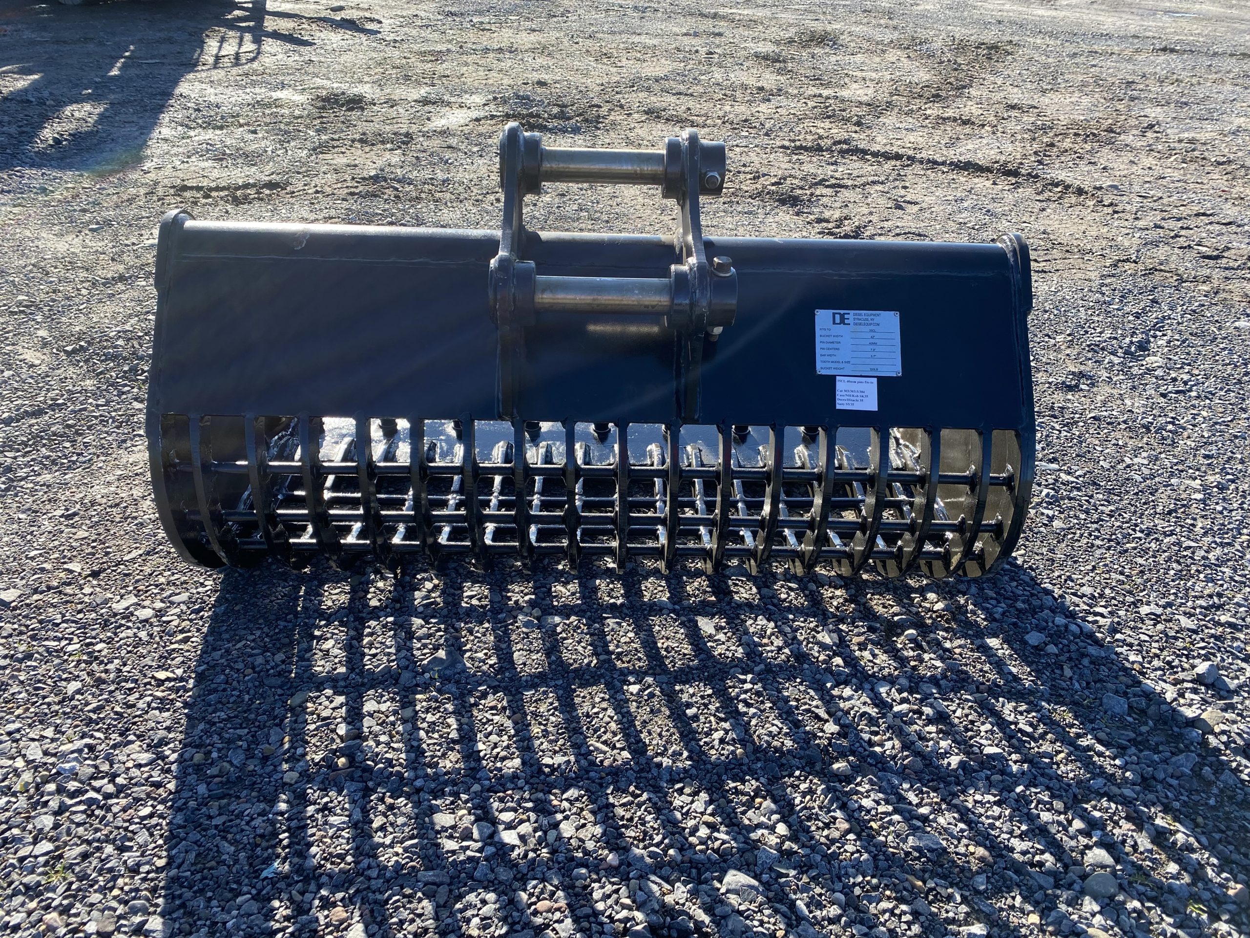 42" Screening Bucket BOCE for 35CL Excavator with 40mm pins - Image 4