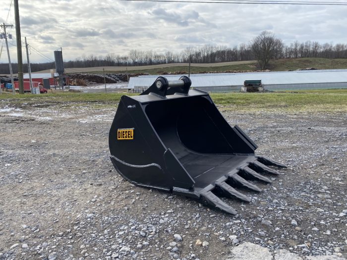 30" HD Tooth Bucket for 50CL Excavator with 45mm pins