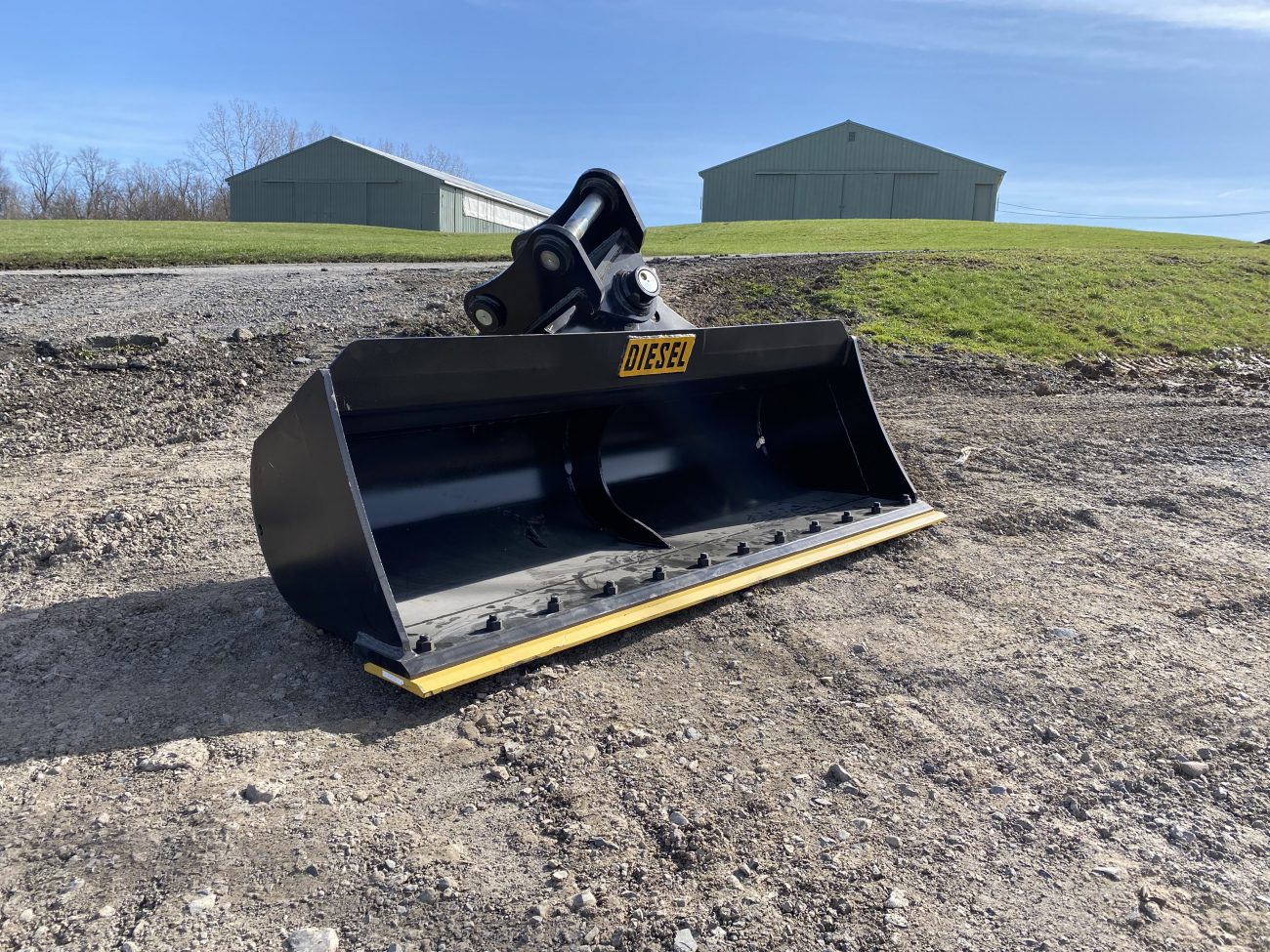 72" Low Profile Hydraulic Tilt Bucket for 80CL Excavator - Image 6
