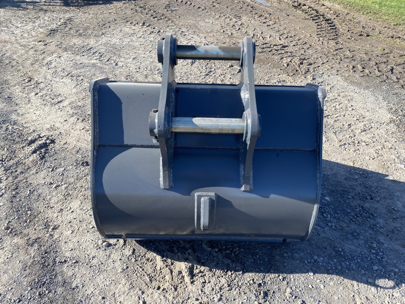 42'' HD Tooth Bucket for PC138 Excavator with 60mm pins - Image 3