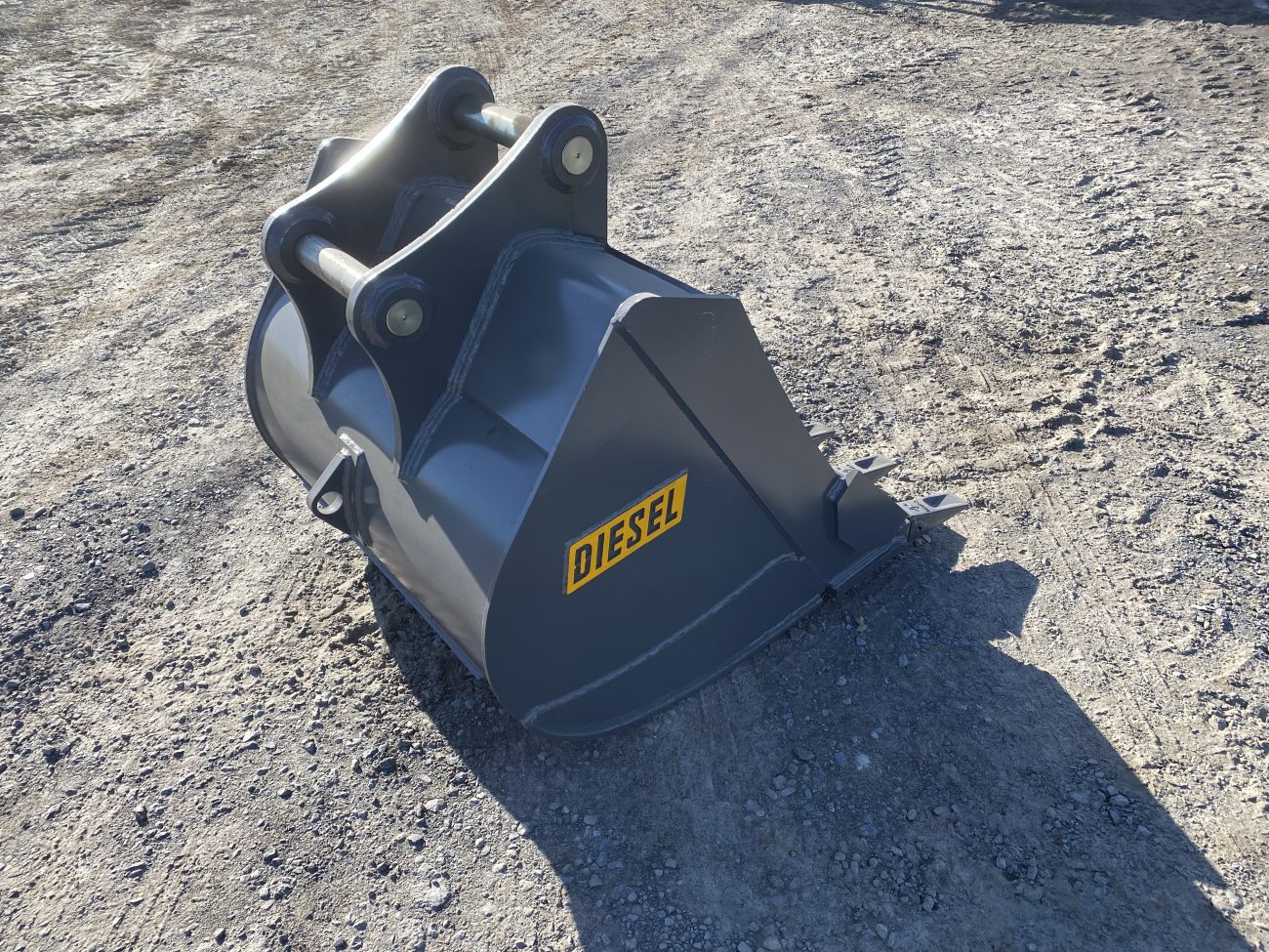 42'' HD Tooth Bucket for PC138 Excavator with 60mm pins - Image 4