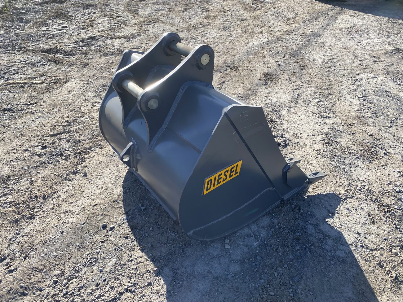 48'' HD Tooth Bucket for PC138 Excavator with 60mm pins - Image 4