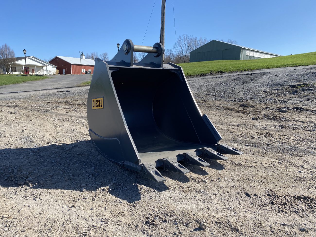 36'' HD Tooth Bucket for PC138 Excavator with 60mm pins - Image 5