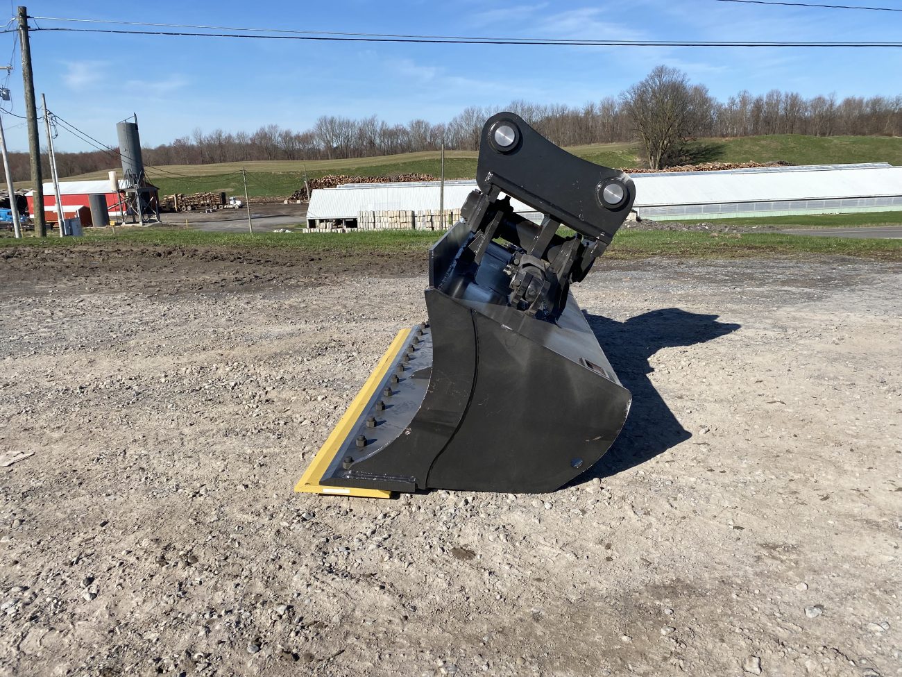72" LP Hydraulic Tilt Ditch Bucket BOCE for 140CL Excavator with 65mm pins - Image 3