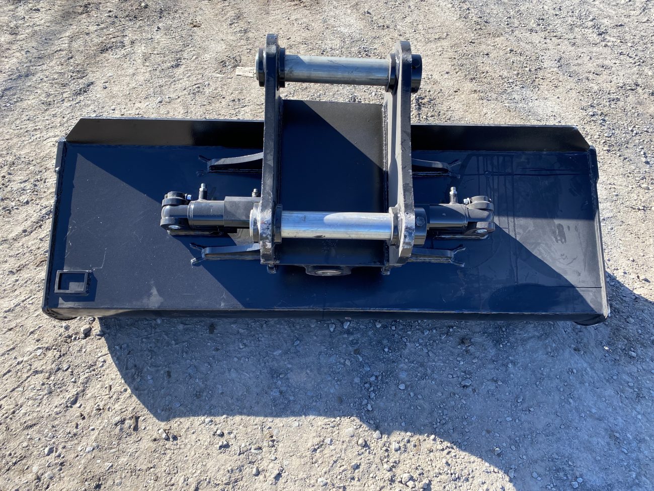 72" LP Hydraulic Tilt Ditch Bucket BOCE for 140CL Excavator with 65mm pins - Image 5