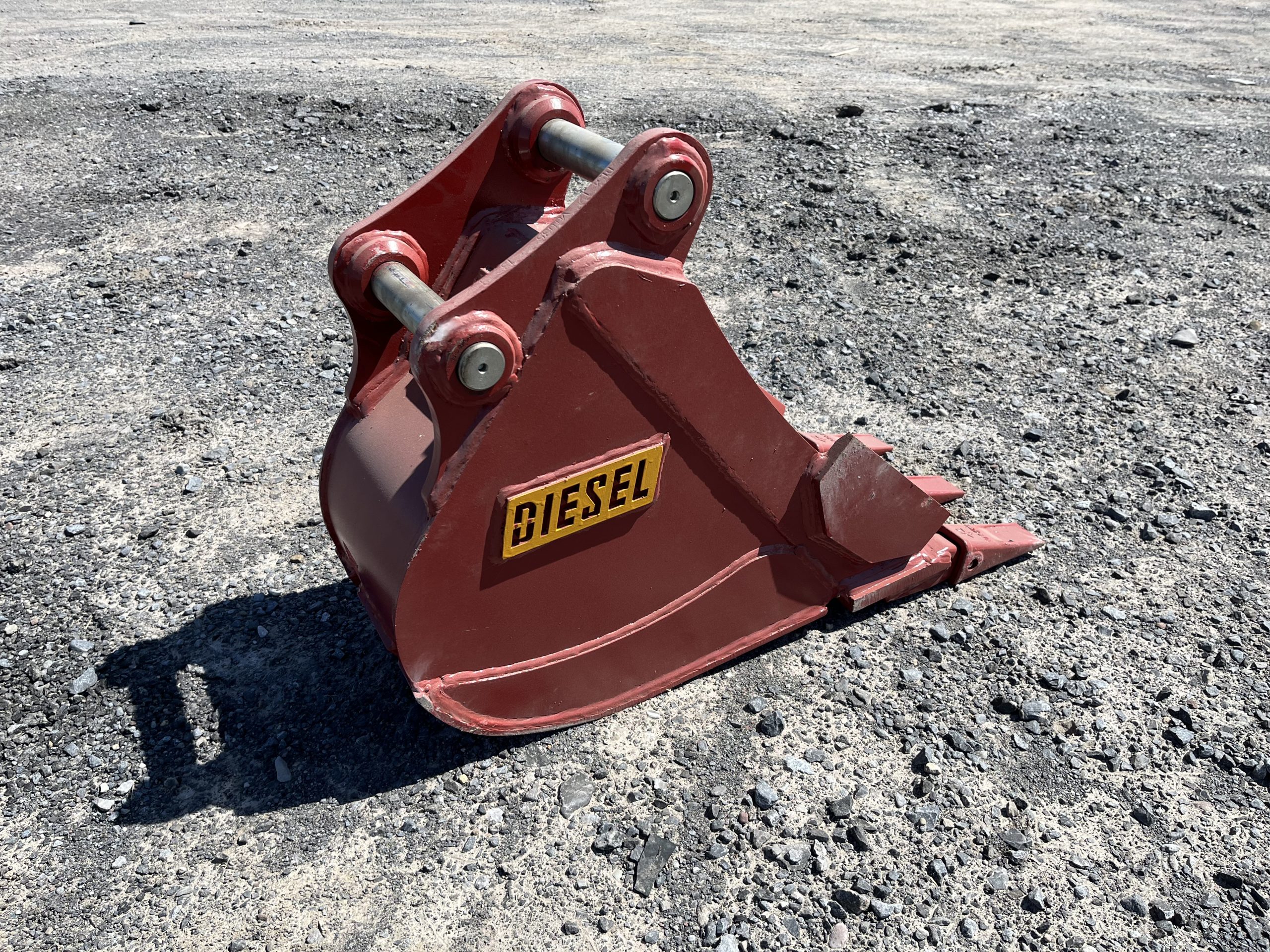 12" VIO35 Heavy Duty Dig Tooth Bucket with 38mm pins - Image 6