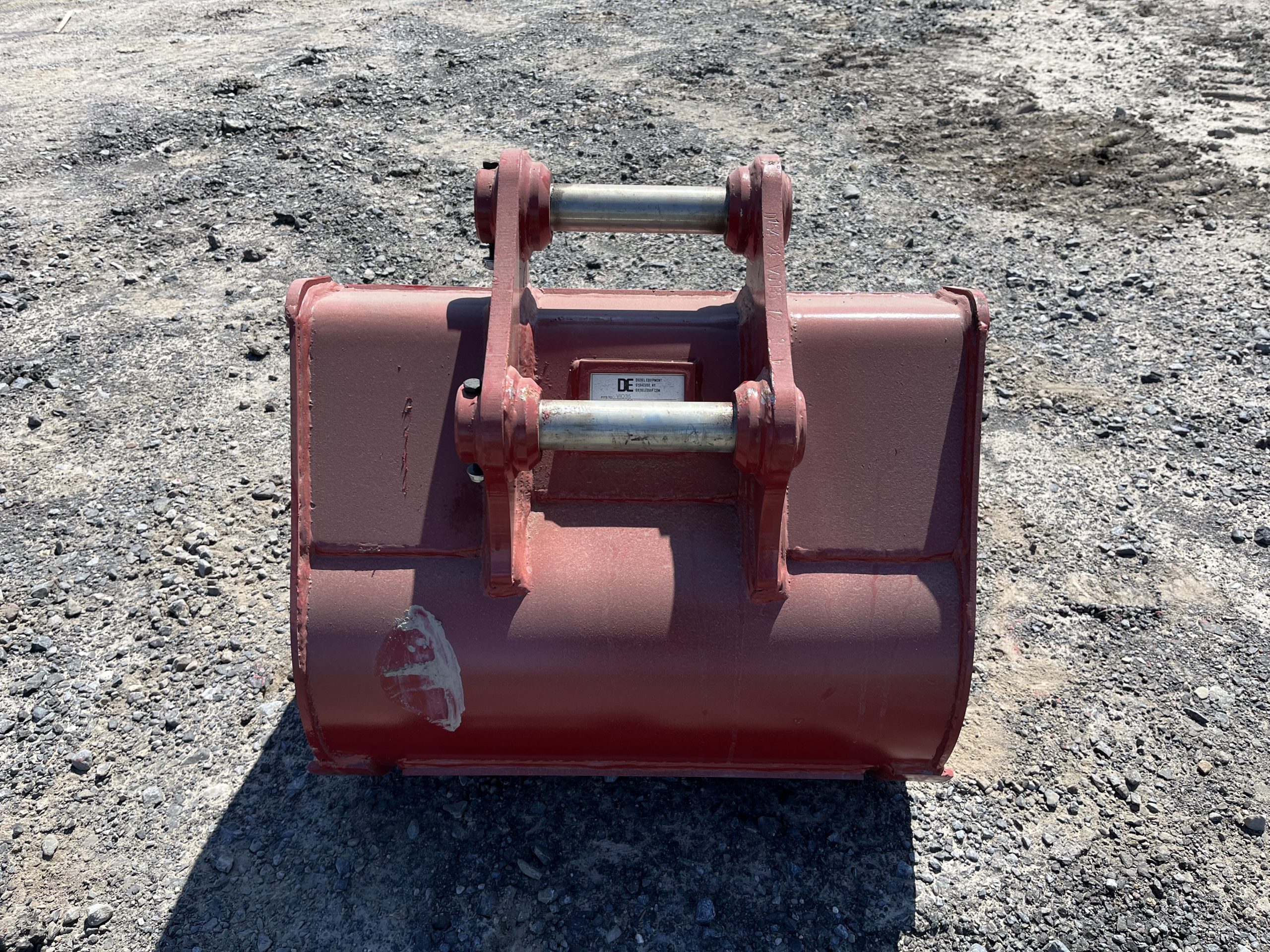24" VIO35 Heavy Duty Dig Tooth Bucket with 38mm pins - Image 4