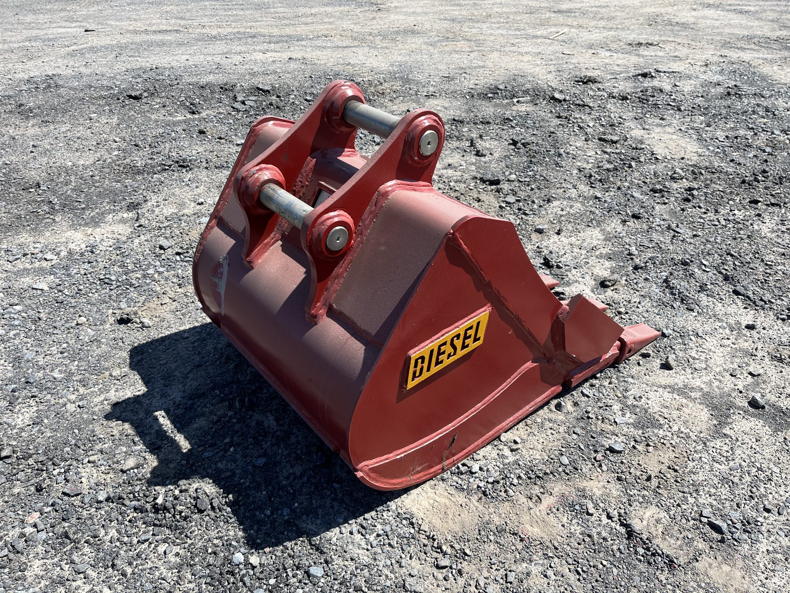 24" VIO35 Heavy Duty Dig Tooth Bucket with 38mm pins - Image 5