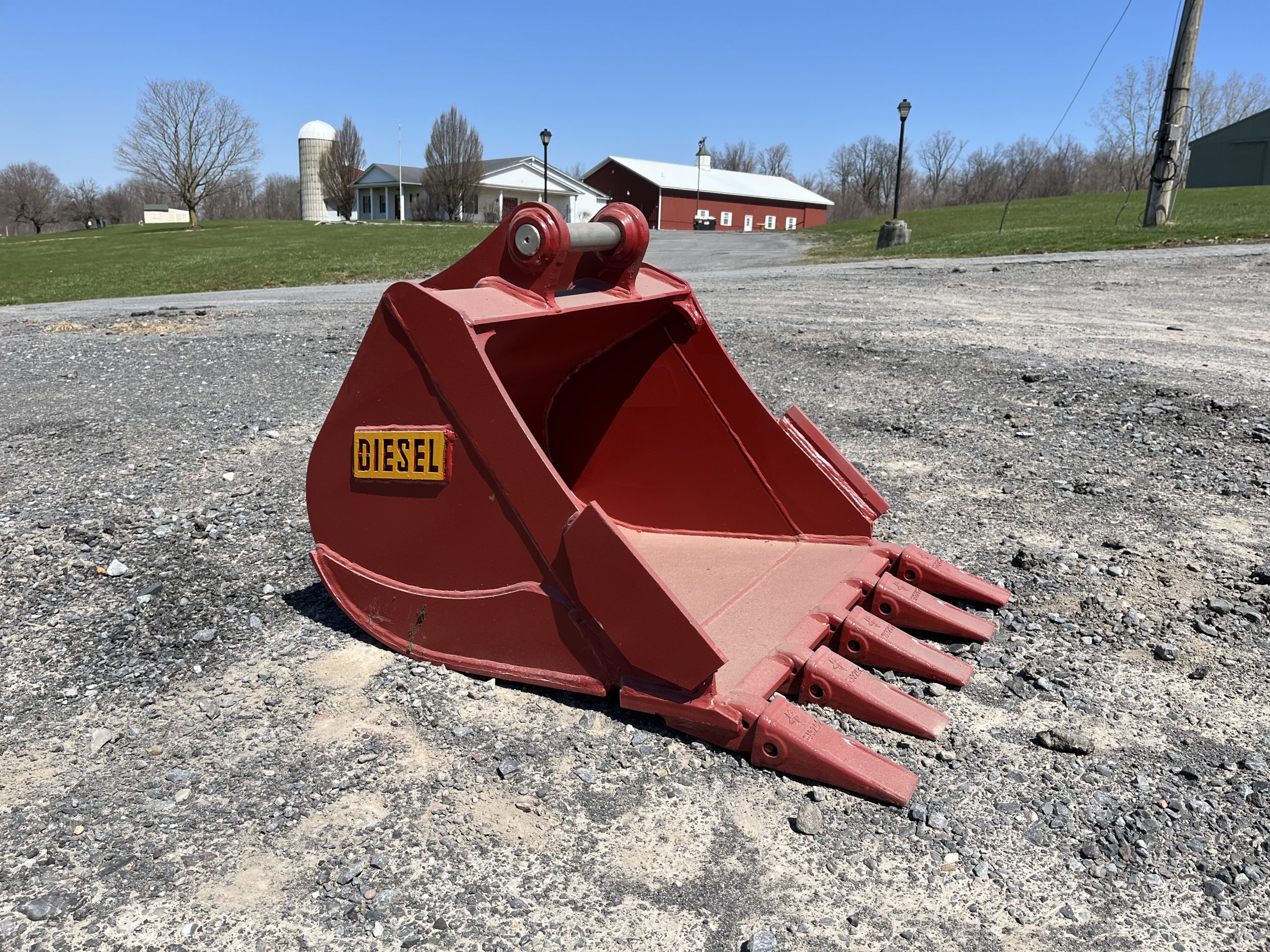 24" VIO35 Heavy Duty Dig Tooth Bucket with 38mm pins - Image 6