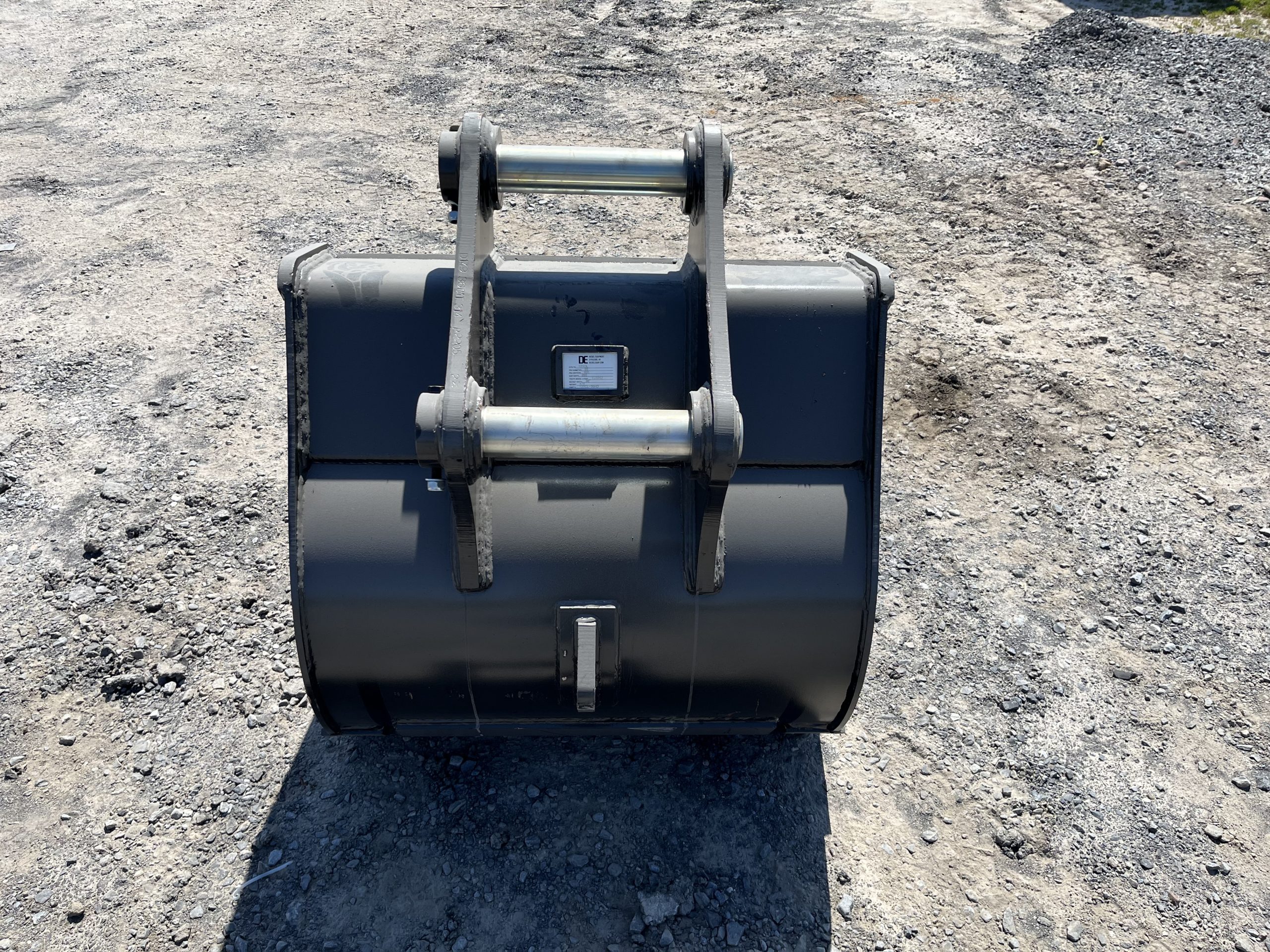 36'' HD Tooth Bucket for 140CL Excavator with 65mm pins - Image 5